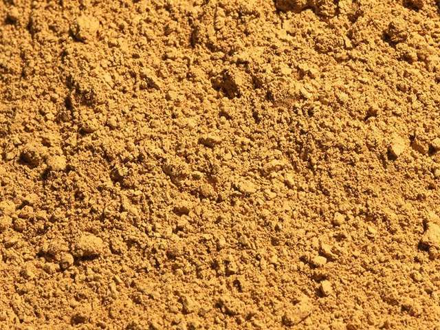 Песок строительный: характеристики и сферы применения